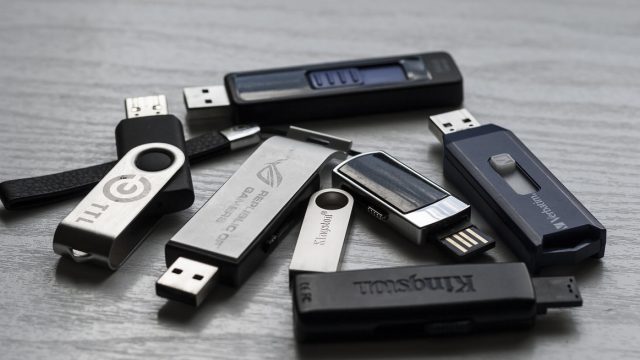 USB「ファイルは大きすぎて対象のファイルシステムに入りません」対応方法